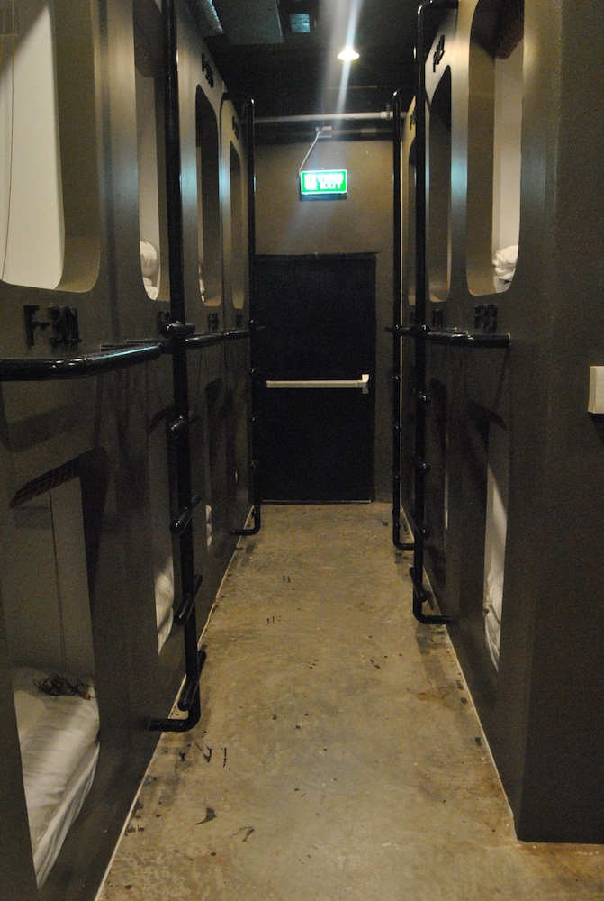 Capsule Hostel Chiangkhan 12/19