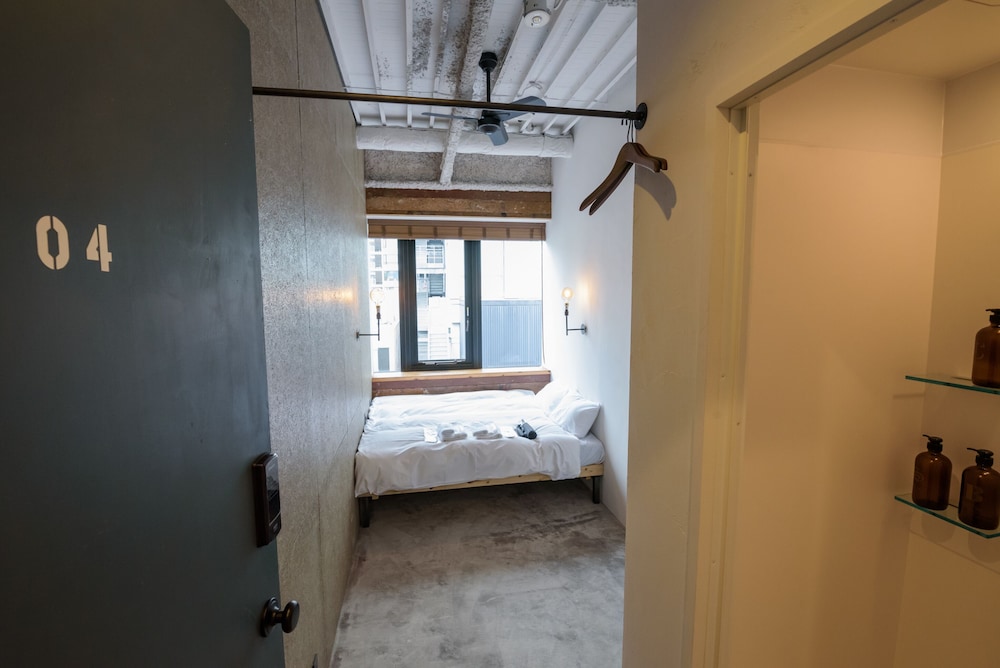 Mizuka Imaizumi 1 - Unmanned Hotel 19/39