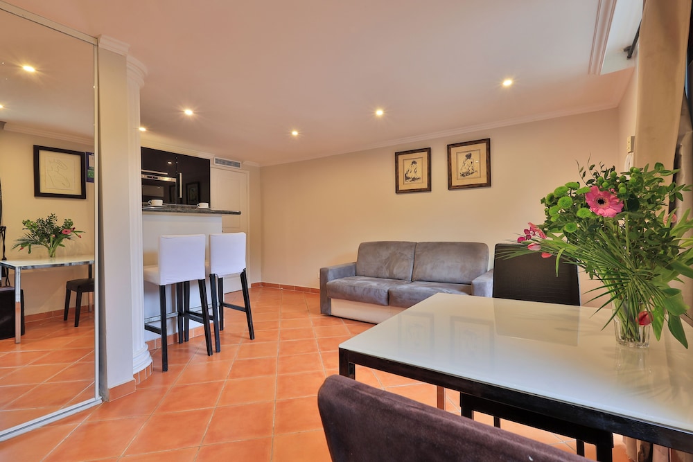 Residence Emeraude 30/50