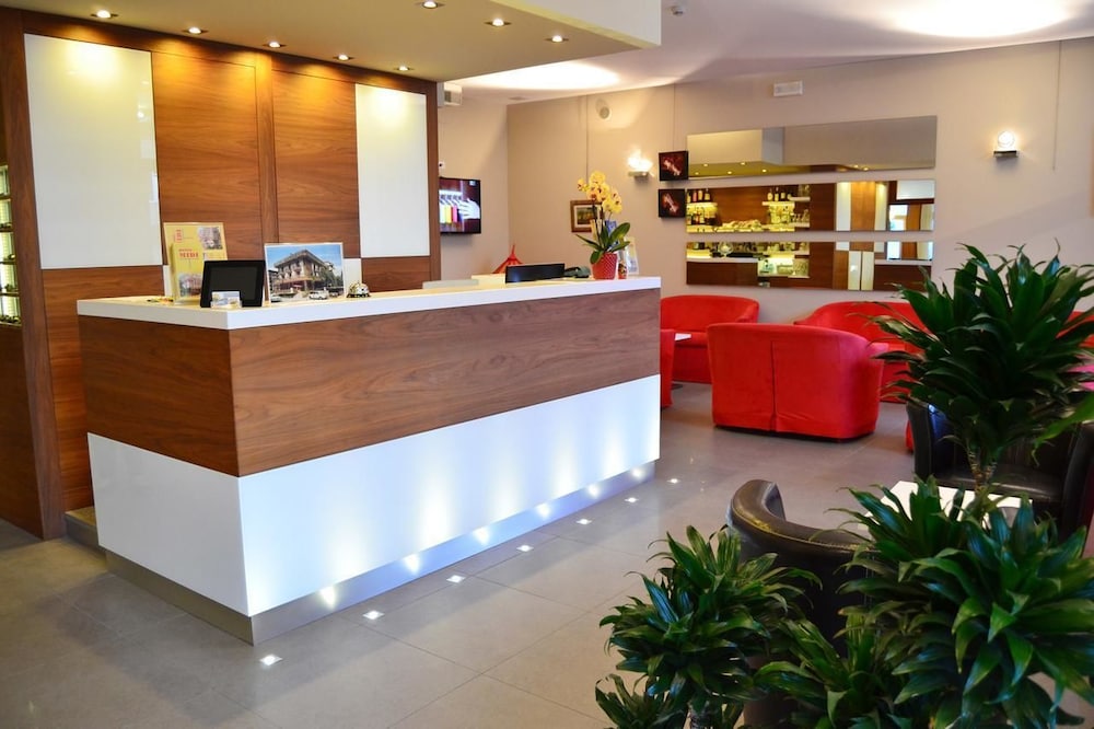 Hotel Midi 3/37