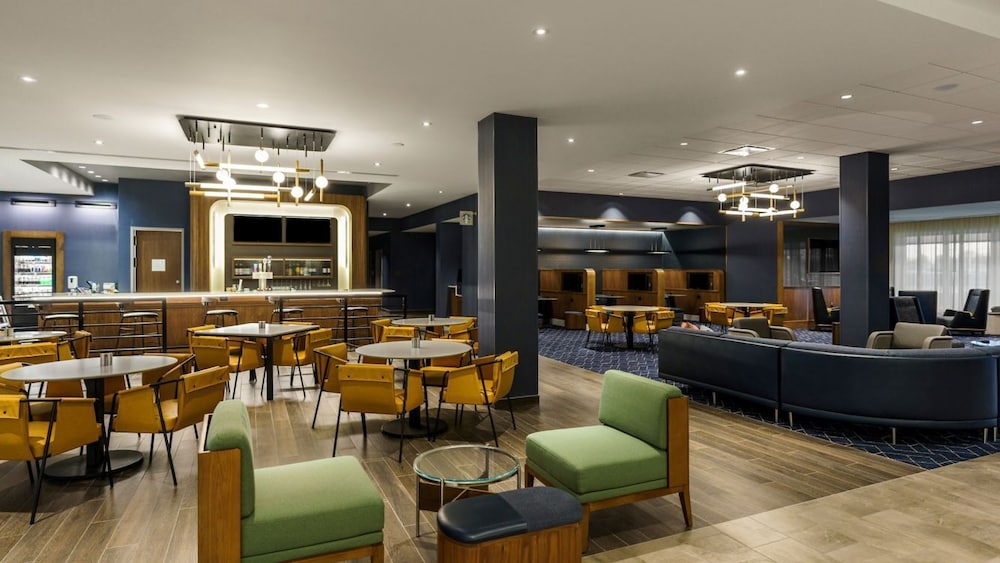 Courtyard by Marriott Madison 33/49