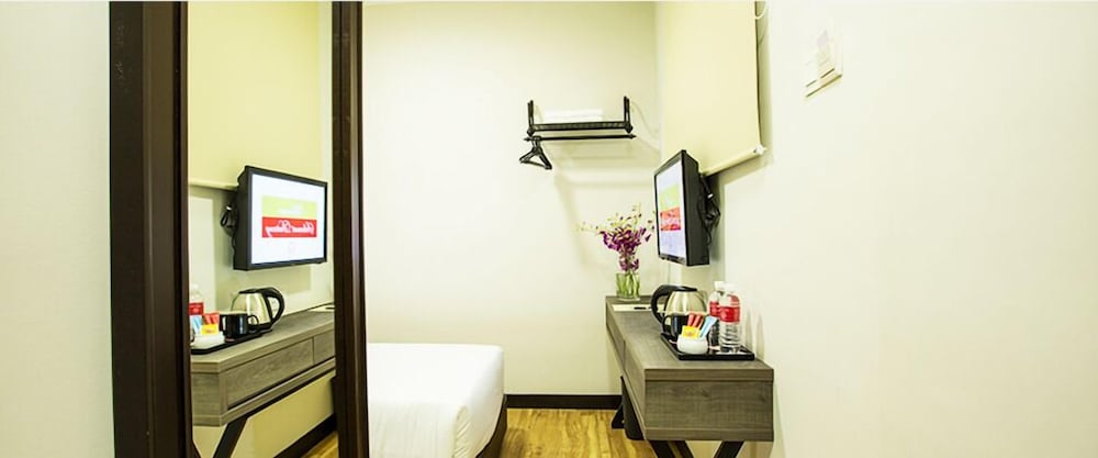 Humaira Hotel 35/41