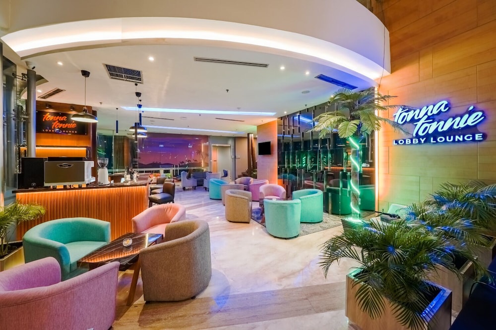 Aston Pluit Hotel and Residence 42/66