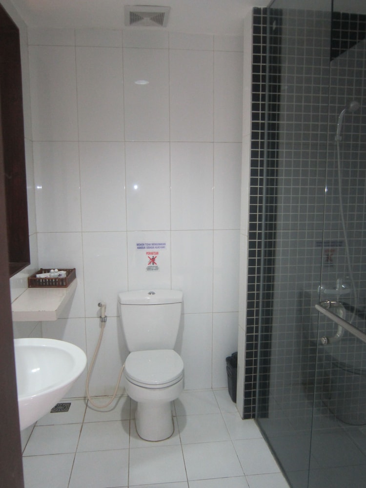 Hotel Tilamas Juanda 8/63