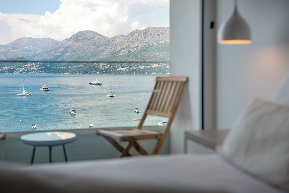 Hotel Cavtat 63/68