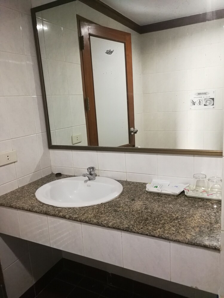 China Garden Hotel 21/22