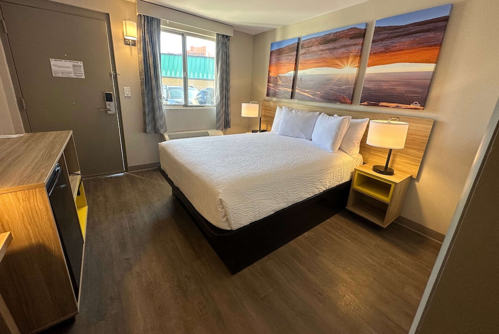 Days Inn by Wyndham Farmington NM 36/59
