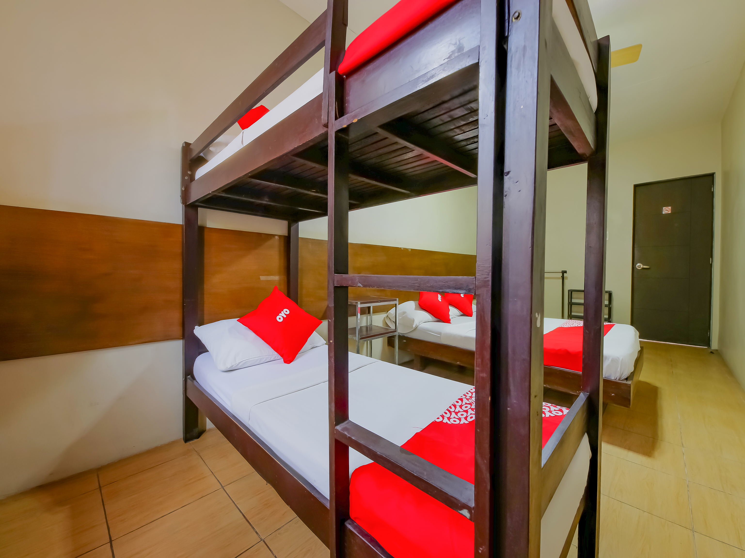 Metro Deluxe Residences 27/50