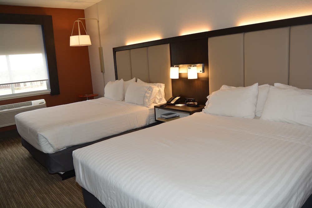 Standard, 2 Queen Beds, Accessible