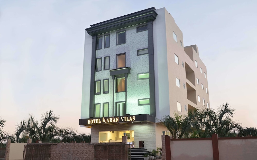 Hotel Karan Vilas 2/64