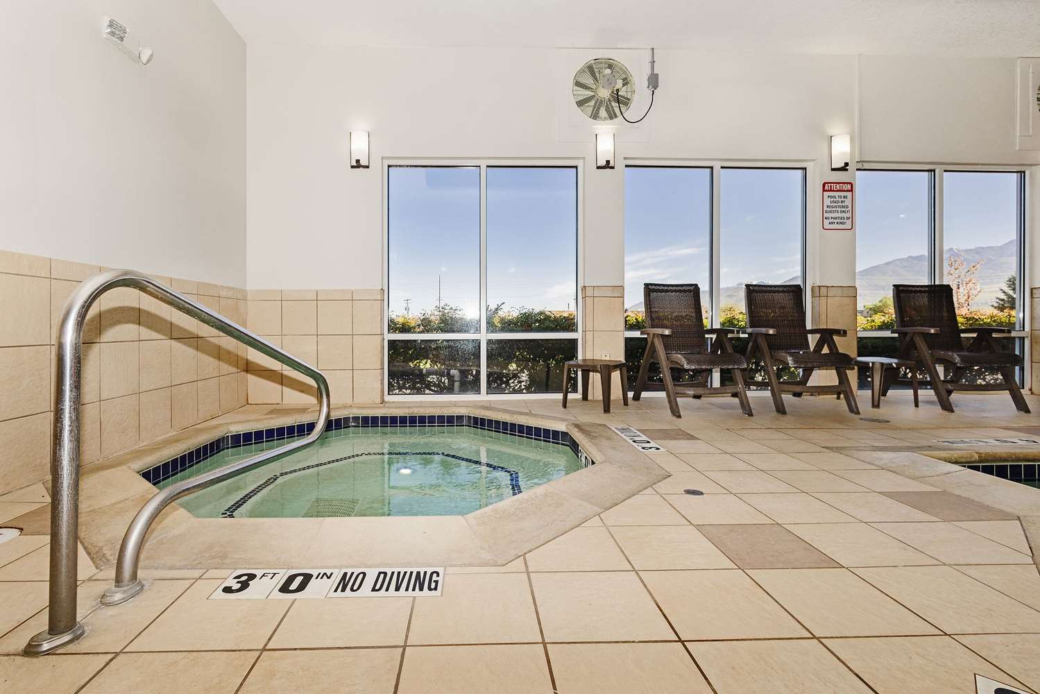 Comfort Inn and Suites Logan Near University 10/22