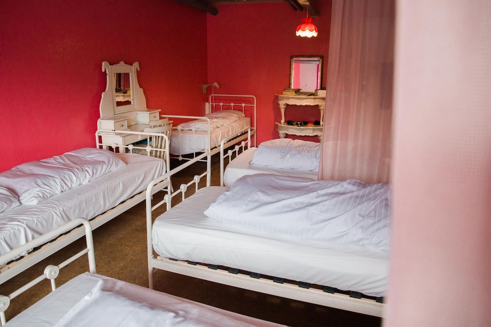 Female Dorm, Female Only, Deluxe