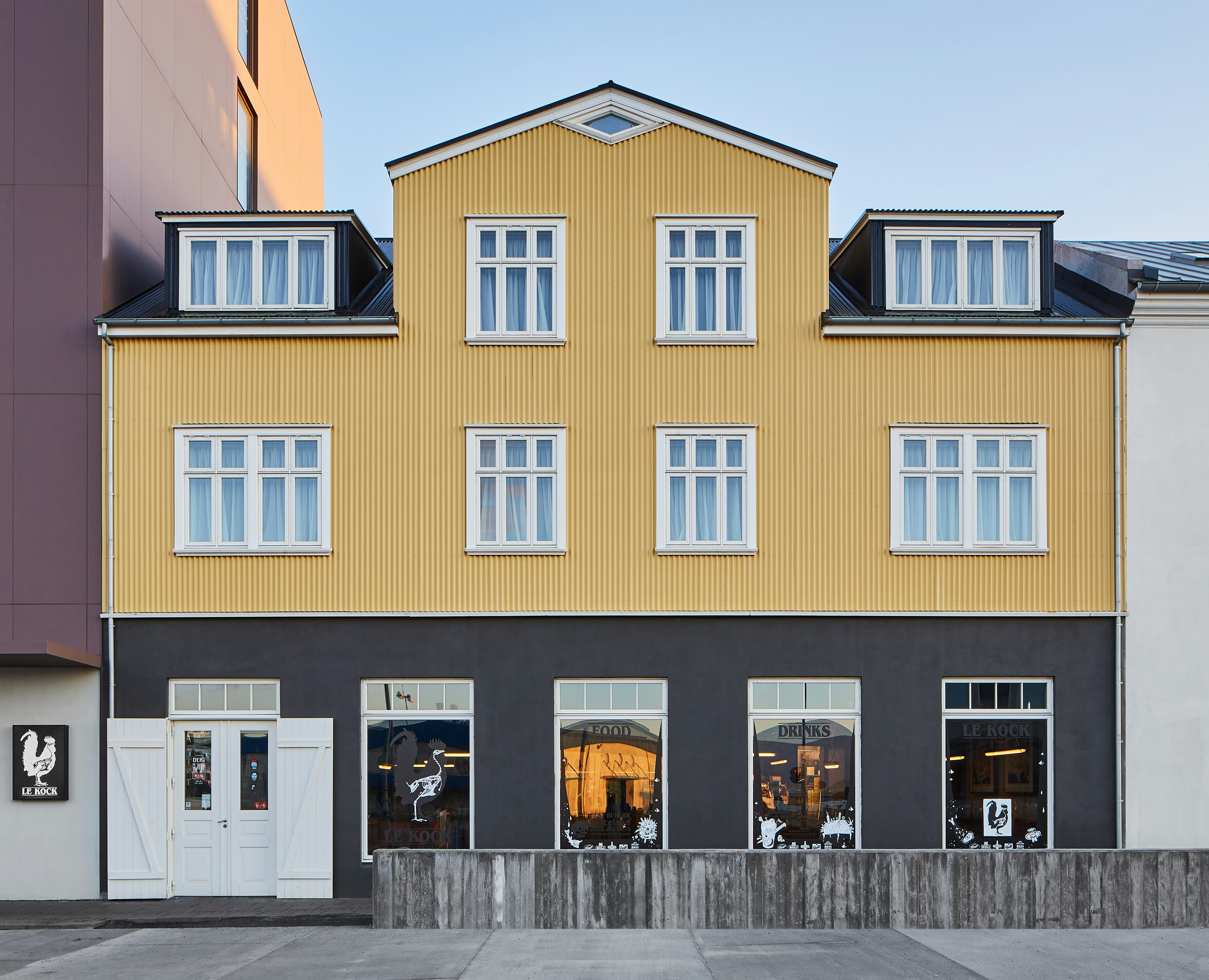 Exeter Hotel 2/38