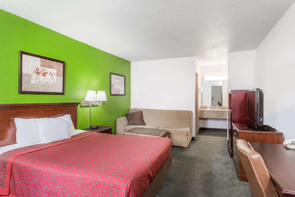 Days Inn by Wyndham Raleigh Glenwood Crabtree 22/52