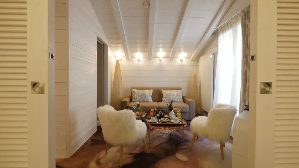 Hôtel Tsanteleina 24/50