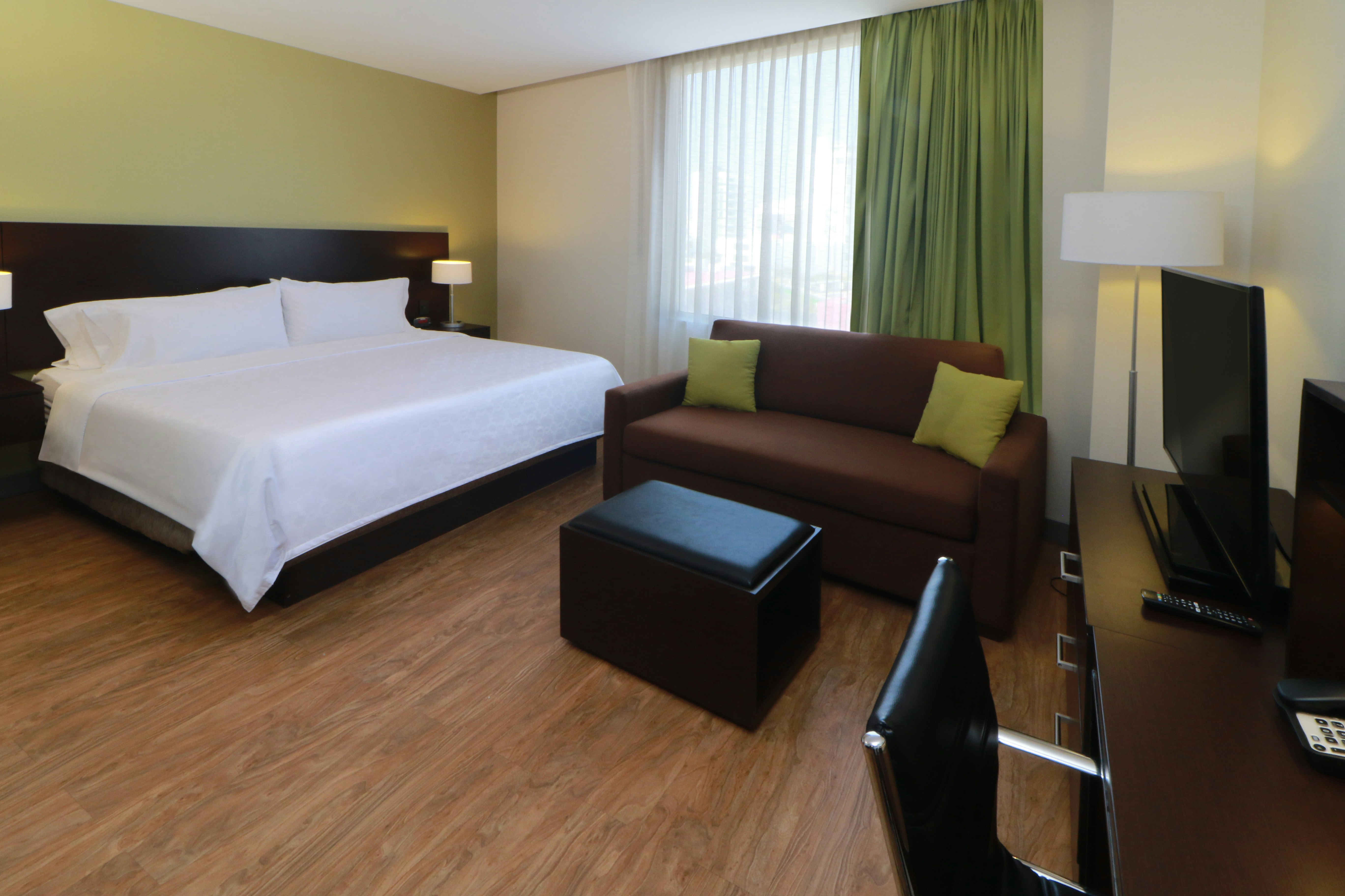 Staybridge Suites San Luis Potosi 24/73