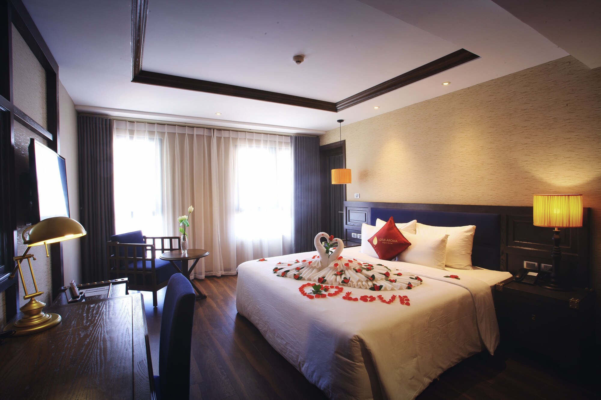 DELUXE, DOUBLE BED, CITY VIEW