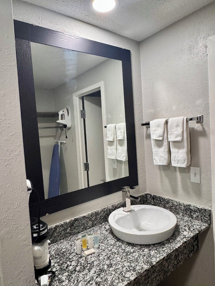Baymont by Wyndham Great Falls City Center 60/60