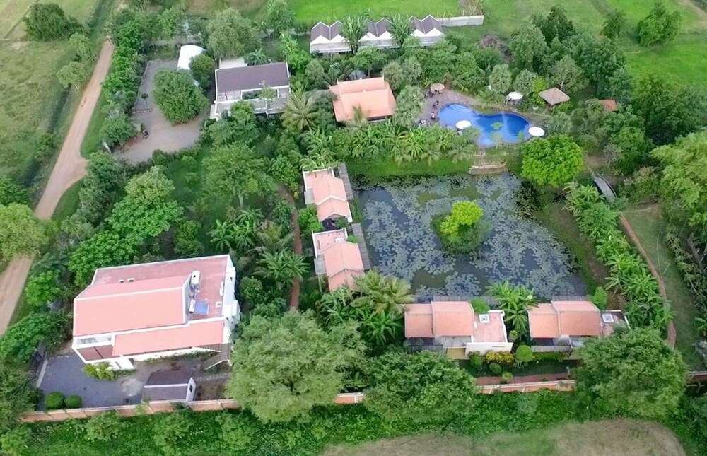 Battambang Resort 36/48