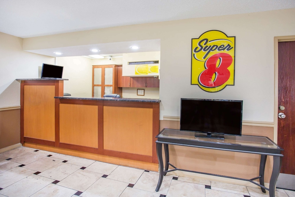 Super 8 By Wyndham Harrisonburg 7/18