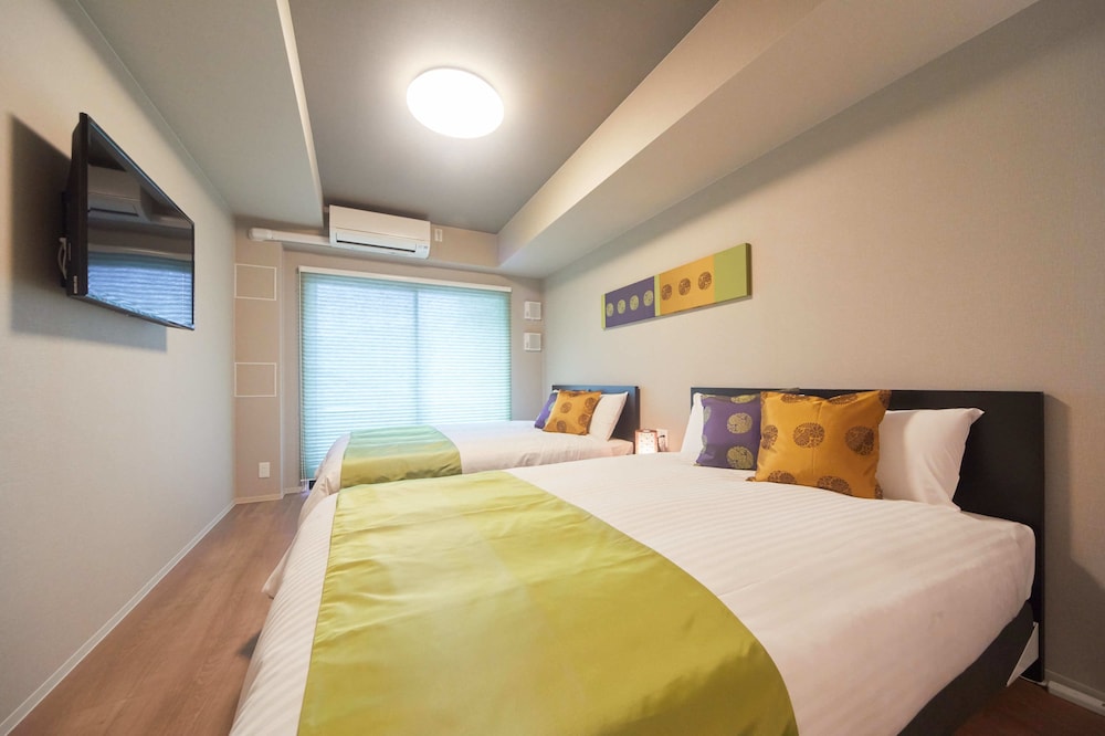 DELUXE, TWIN BEDS