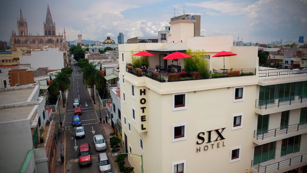 Six Hotel 1/23