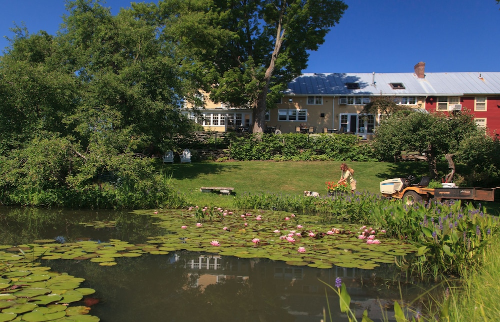 The Inn at Round Barn Farm 20/70