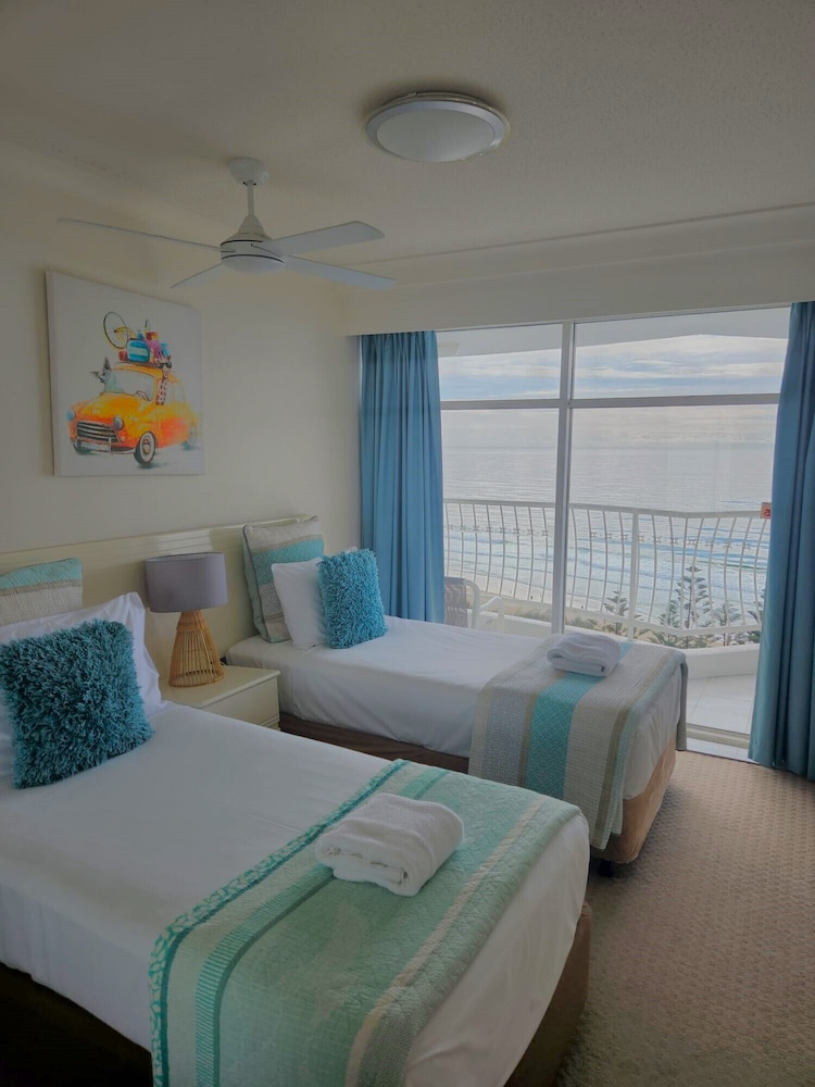 Burleigh Surf Apartments 25/77