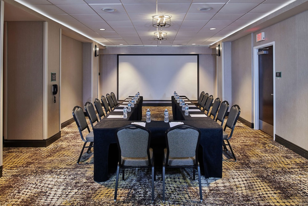 Doubletree By Hilton Raleigh Crabtree Valley 45/48