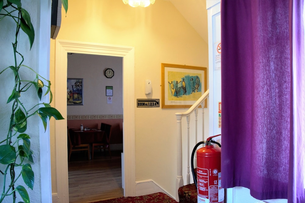 Bow Guest House 37/51