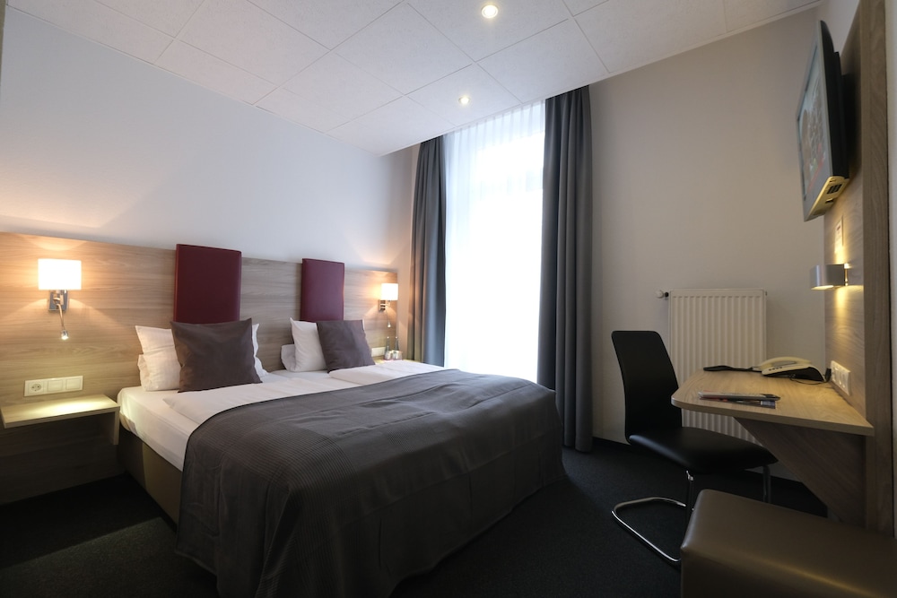 TOP Hotel Hohenstaufen 12/57