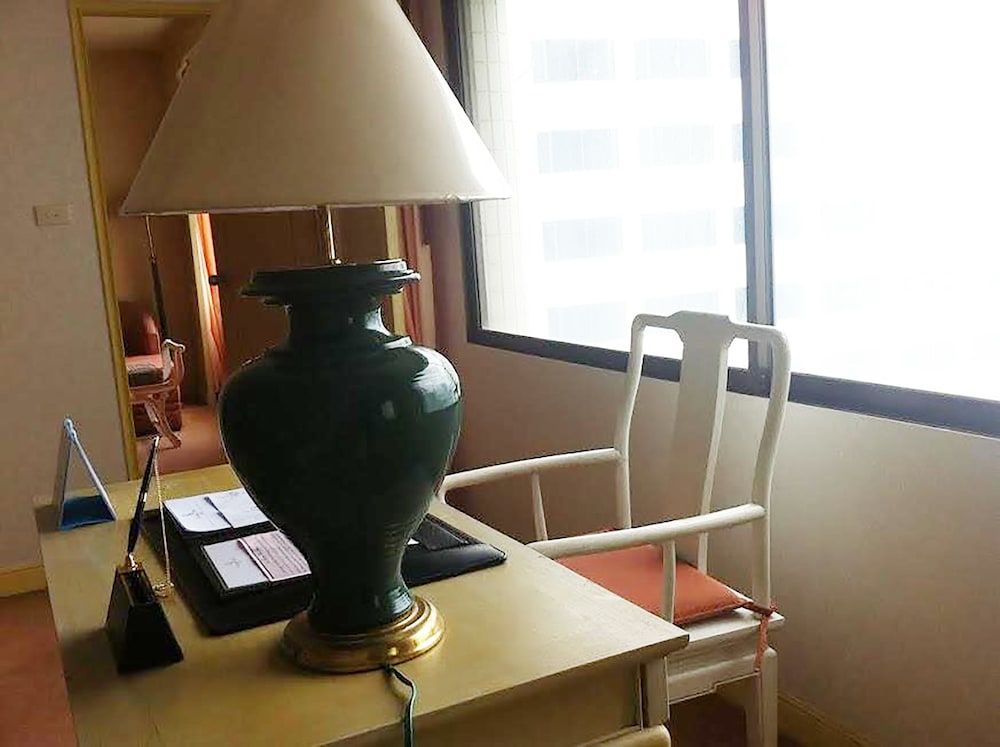 The Regency Hotel Hatyai 25/50