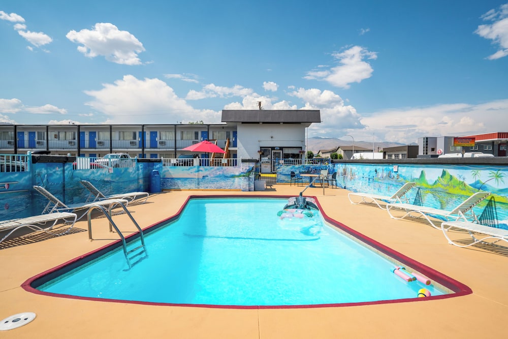 Holiday Lodge Wenatchee 25/42
