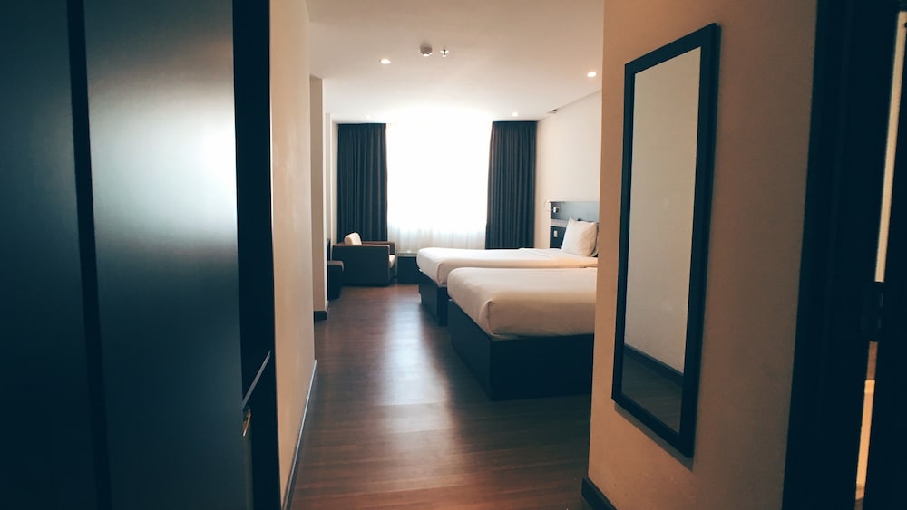 Sea Garden Hotel 24/65