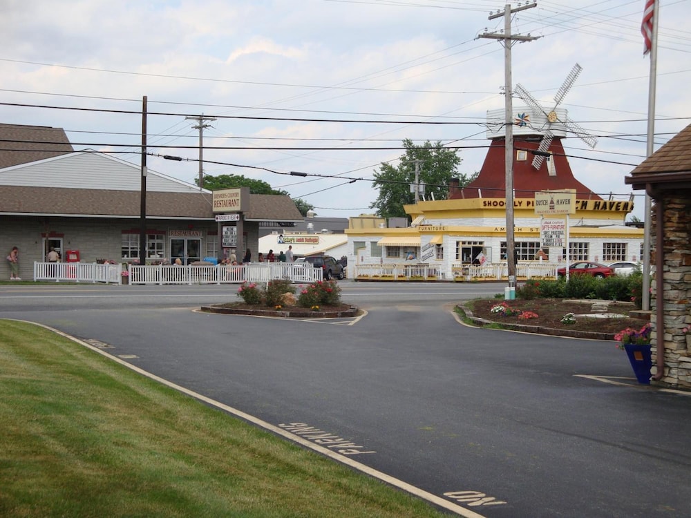 Soudersburg Inn & Suites Lancaster 37/50