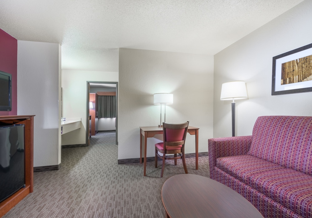 AmericInn by Wyndham Baldwin 24/34
