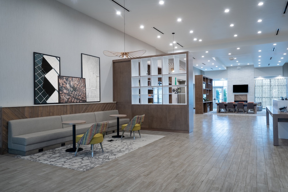 Holiday Inn And Suites Memphis Southeast Germantown 10/48