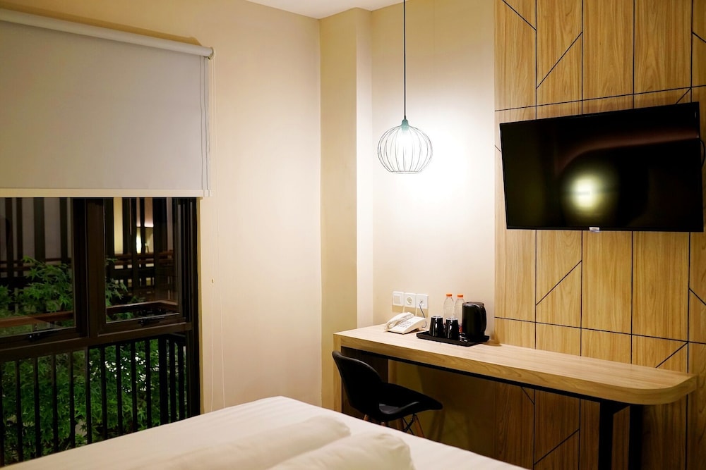 Front One Gosyen Hotel Salatiga 38/50