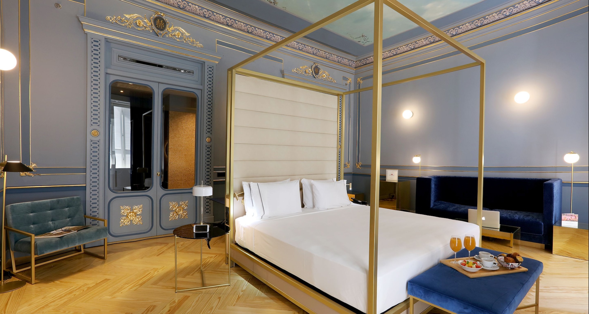 AXEL, JUNIOR SUITE