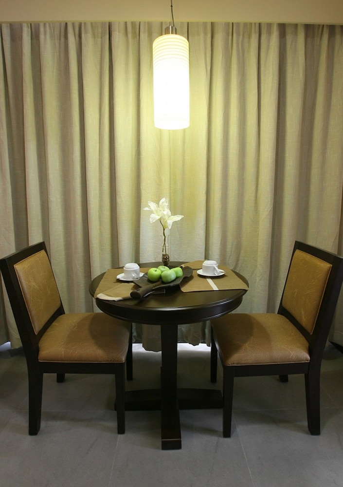 Tanza Oasis Hotel And Resort 26/50