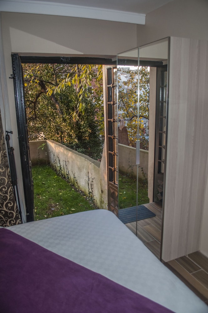 Apart 57 Taksim Harbiye 18/24