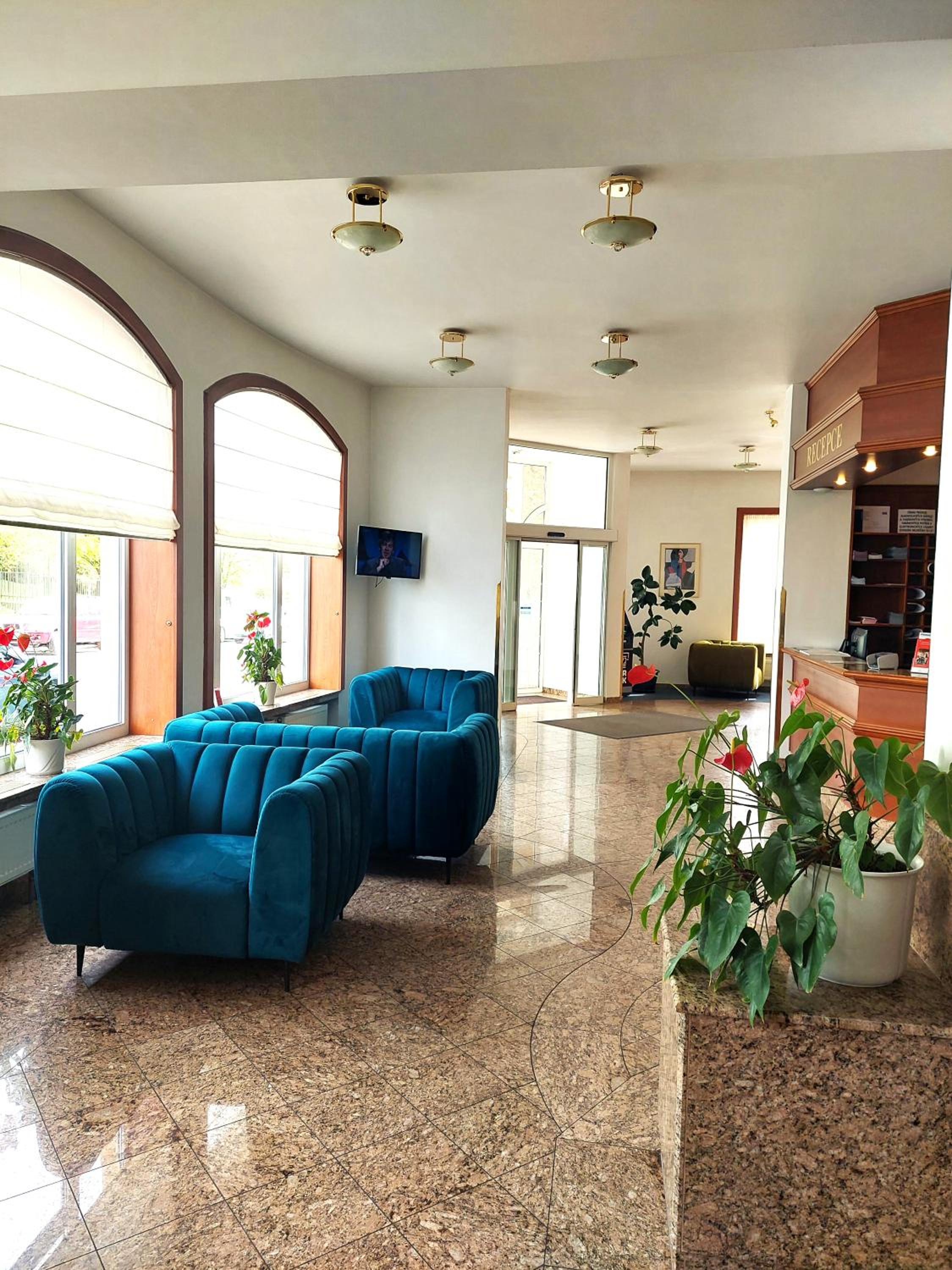 Hotel Avion 6/51