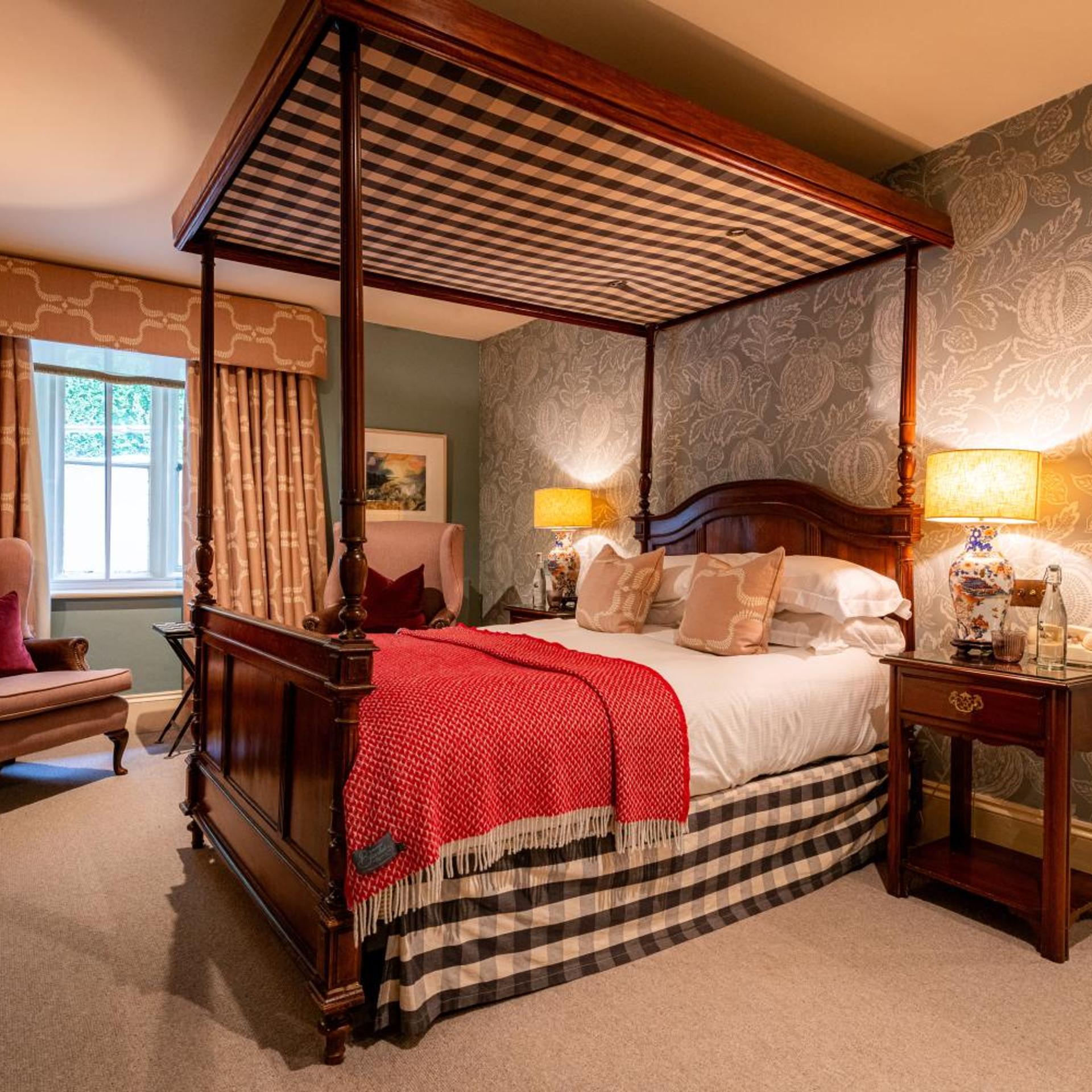 Four Poster