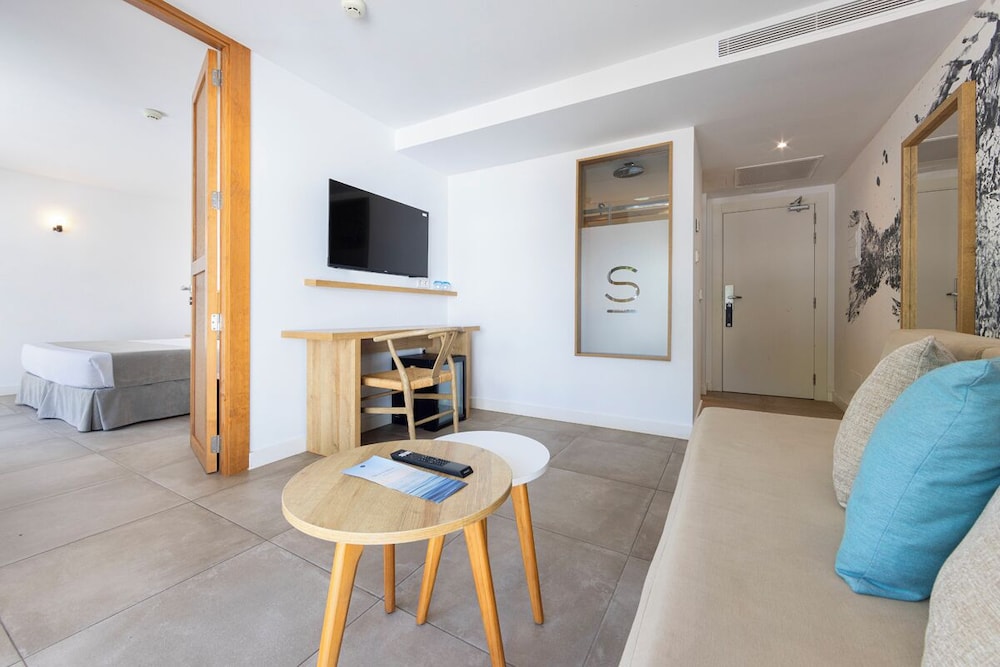 Ferrer Sofia Aparthotel 43/65
