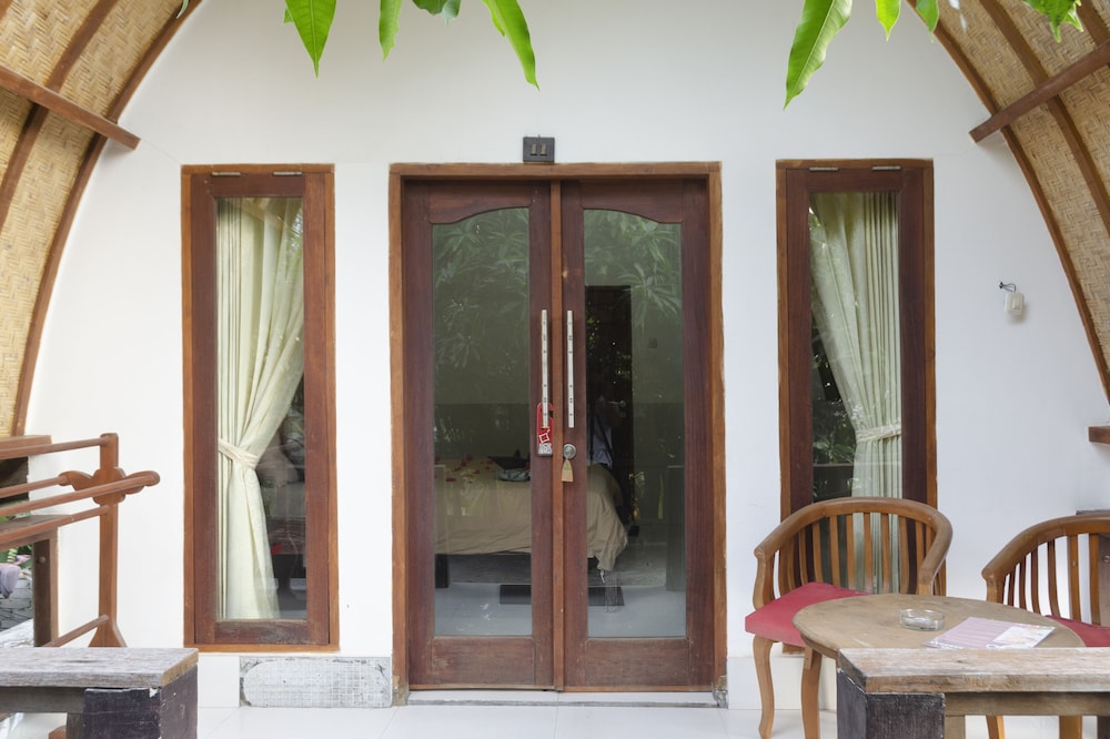 Warna Beach Hotel 26/46