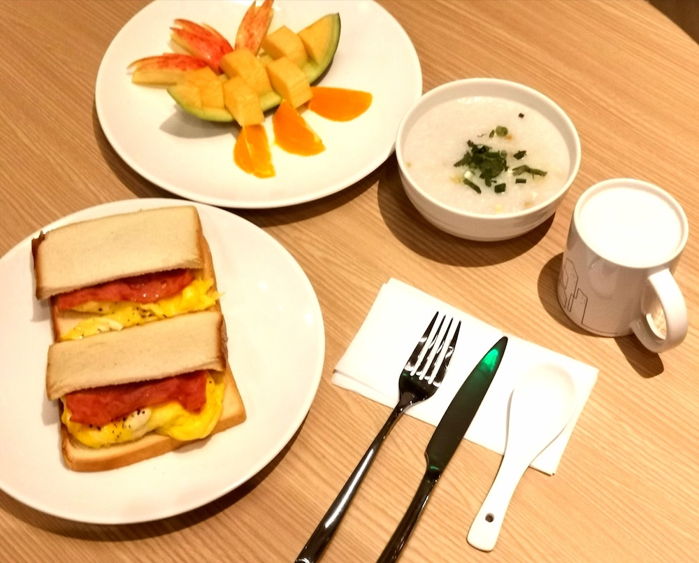 Holiday Inn Express Jiangmen Jianghai 32/79