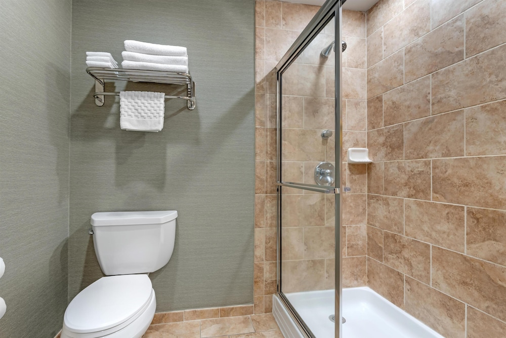 جناح بسرير كينج بمطبخ صغير، Best Western Plus Clocktower Inn 6/9