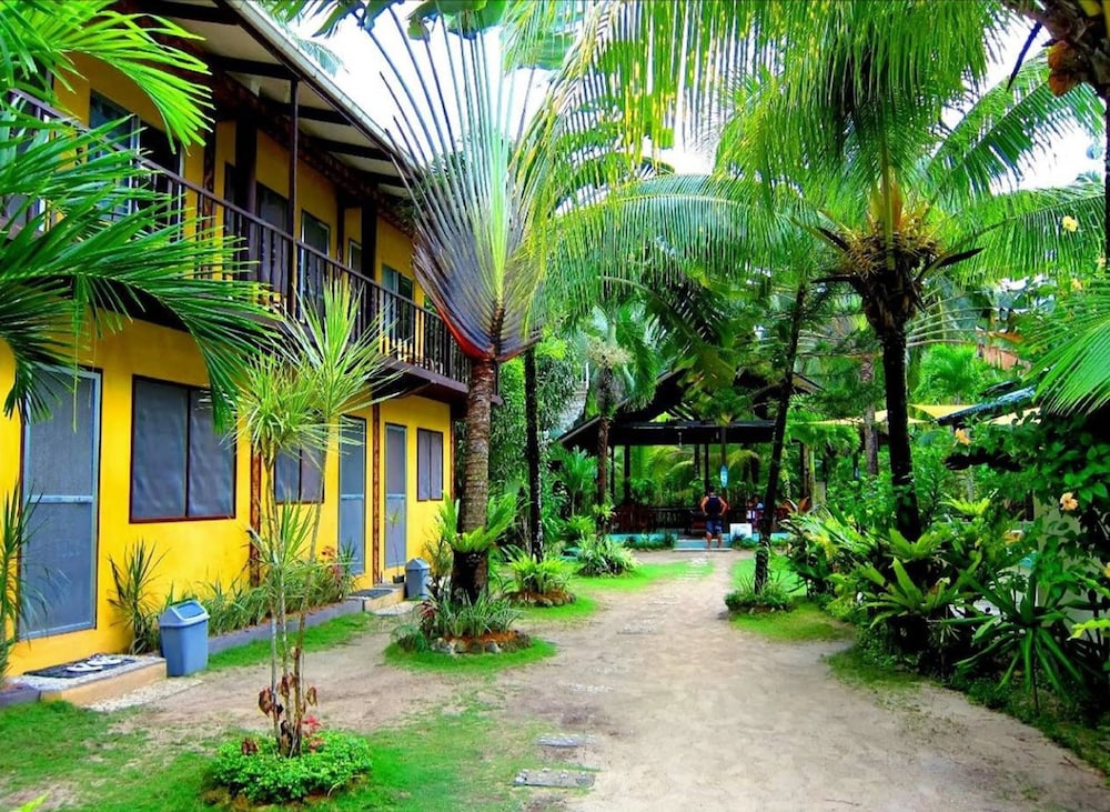 Point 303 Surf Resort 45/50