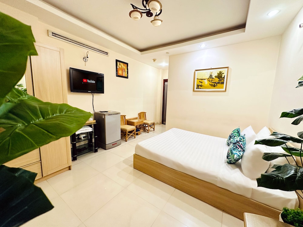 Calmette Hotel 39/50