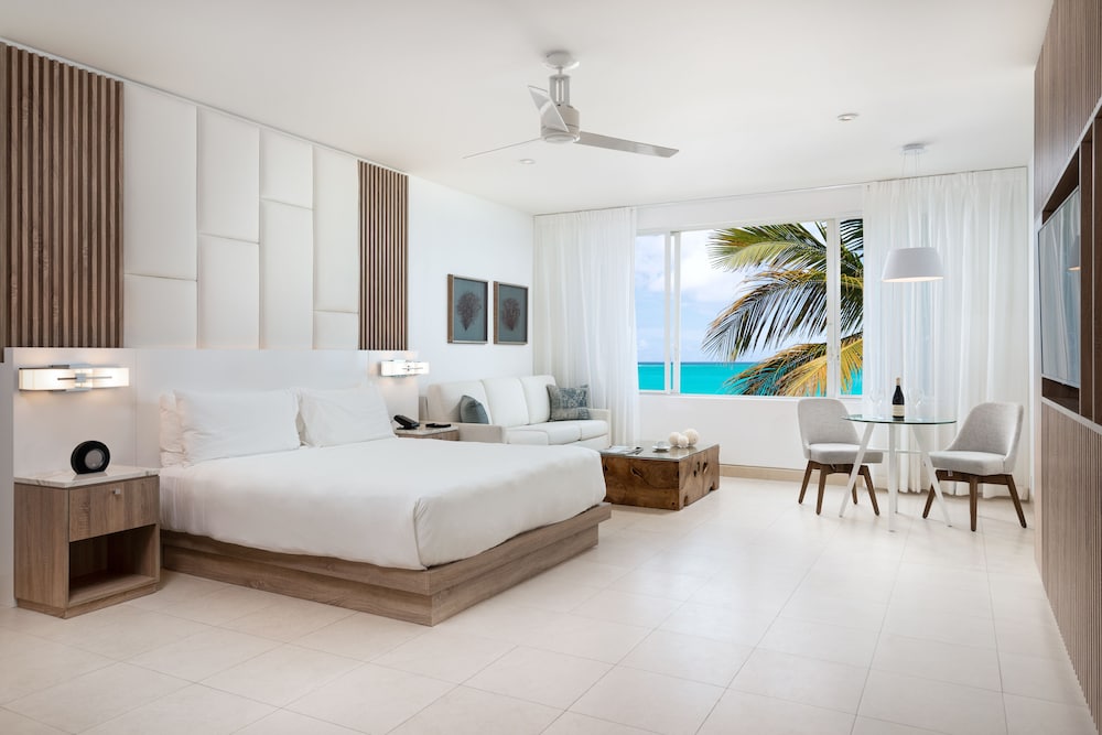 2 BEDROOMS, SUITE, OCEAN FRONT
